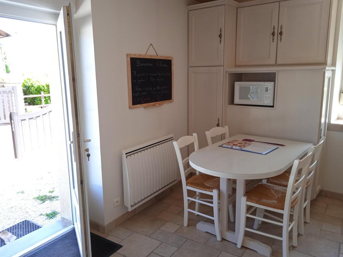 Les Jardins Des 3 Provinces- Gite Montcharvot Exterior photo